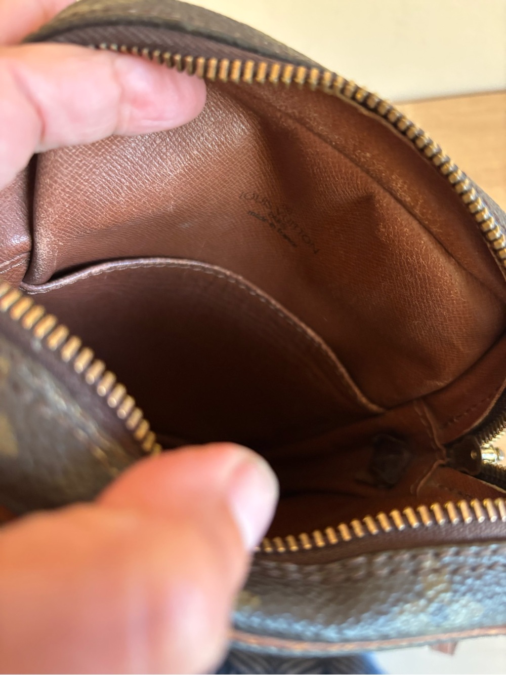 Authentic Louis Vuitton monogram crossbody Amazon bag - Picture 7 of 9